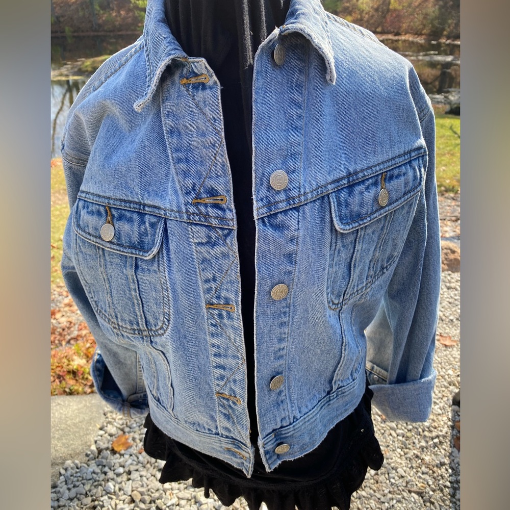 Vintage Abercrombie denim jacket with class.size large. Runs small.